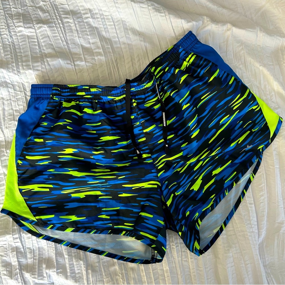 Nike Dri-Fit Shorts - Size Medium